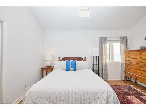 3461 North Shore Drive, Ridgeway, ON - Indoor Photo Showing Bedroom