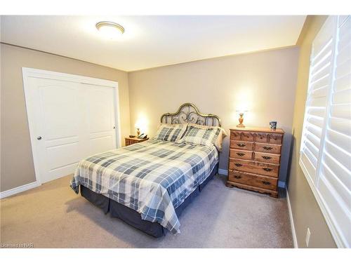 88 Draper'S Street, Welland, ON - Indoor Photo Showing Bedroom