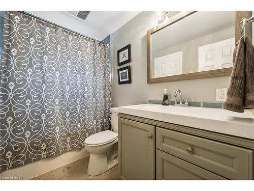 35 Fairington Crescent, St. Catharines, ON - Indoor Photo Showing Bathroom