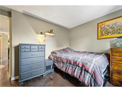 35 Fairington Crescent, St. Catharines, ON - Indoor Photo Showing Bedroom