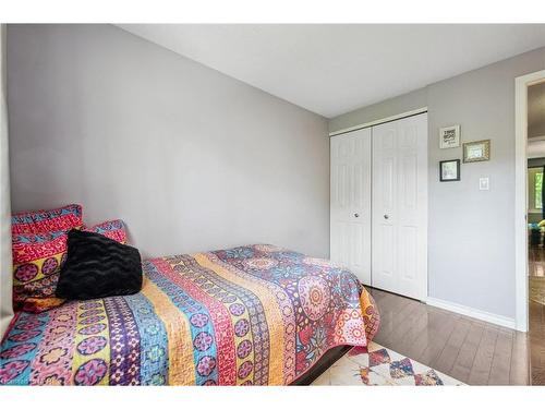 35 Fairington Crescent, St. Catharines, ON - Indoor Photo Showing Bedroom