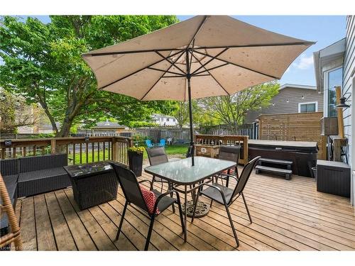 35 Fairington Crescent, St. Catharines, ON - Outdoor With Deck Patio Veranda With Exterior