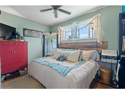 2950 Nigh Road, Ridgeway, ON - Indoor Photo Showing Bedroom