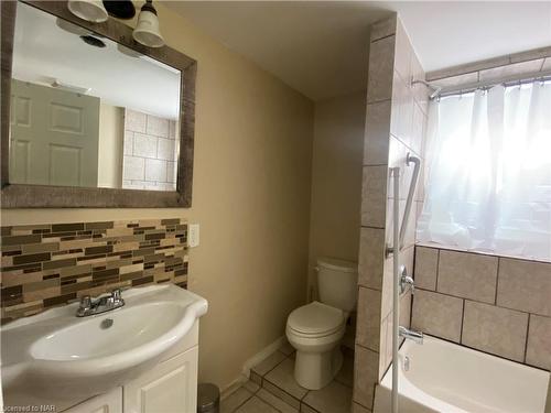 6042 Culp Street - Lower Unit Street, Niagara Falls, ON - Indoor Photo Showing Bathroom