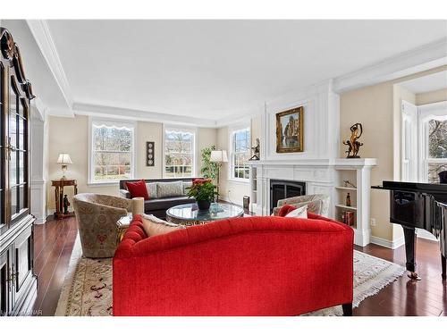 1-175 Queen Street, Niagara-On-The-Lake, ON - Indoor Photo Showing Living Room With Fireplace