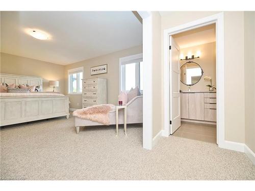 264 Clare Avenue, Welland, ON - Indoor Photo Showing Bedroom