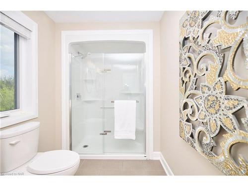 264 Clare Avenue, Welland, ON - Indoor Photo Showing Bathroom
