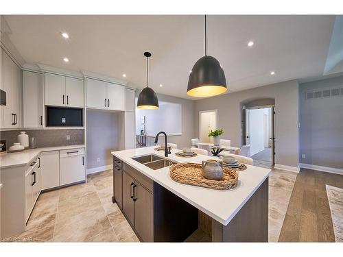 464 Old Course Trail, Welland, ON - Indoor Photo Showing Kitchen With Double Sink With Upgraded Kitchen