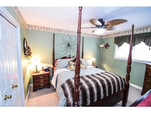357 Aqueduct Street, Welland, ON - Indoor Photo Showing Bedroom