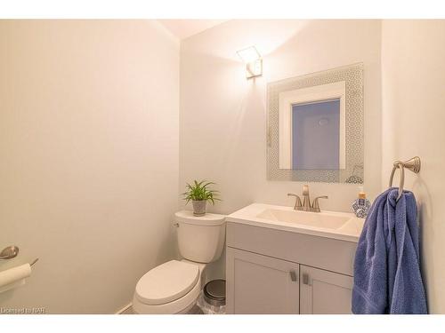 26 Remigio Court, Thorold, ON - Indoor Photo Showing Bathroom