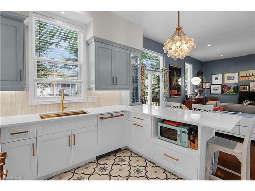 Th 4-481 Victoria Street, Niagara-On-The-Lake, ON - Indoor Photo Showing Kitchen