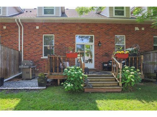 Th 4-481 Victoria Street, Niagara-On-The-Lake, ON - Outdoor With Deck Patio Veranda With Exterior