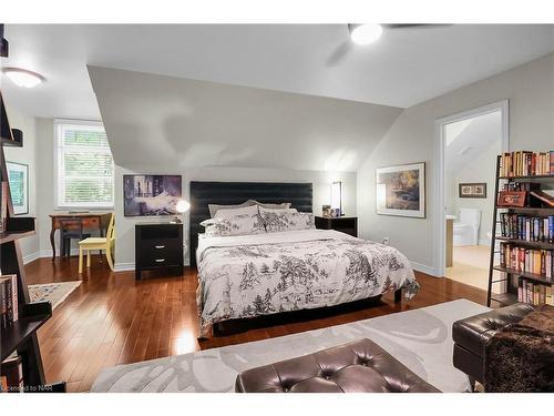 Th 4-481 Victoria Street, Niagara-On-The-Lake, ON - Indoor Photo Showing Bedroom