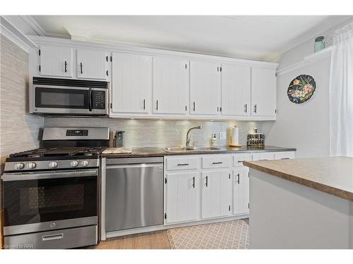 45 Ivy Avenue, St. Catharines, ON - Indoor Photo Showing Kitchen With Stainless Steel Kitchen With Upgraded Kitchen