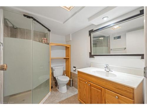 45 Ivy Avenue, St. Catharines, ON - Indoor Photo Showing Bathroom