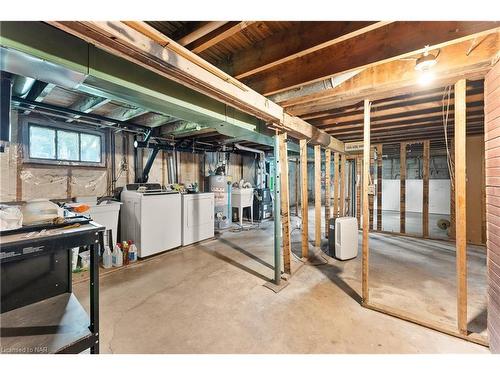 465 Lyons Creek Road, Welland, ON - Indoor Photo Showing Basement