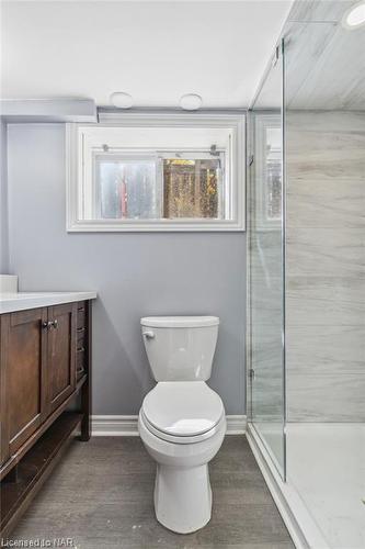 161 Lake Street, St. Catharines, ON - Indoor Photo Showing Bathroom