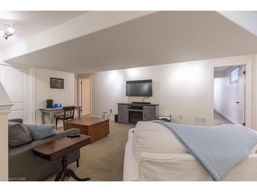 36 Sunrise Court, Ridgeway, ON - Indoor Photo Showing Bedroom