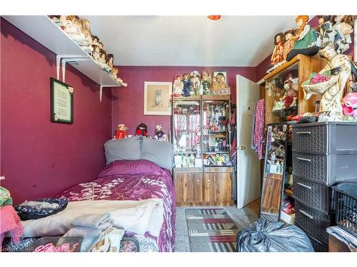 357 Haldimand Highway 54, York, ON - Indoor Photo Showing Bedroom