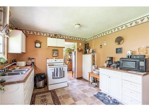 357 Haldimand Highway 54, York, ON - Indoor Photo Showing Kitchen With Double Sink