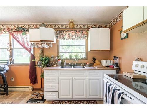 357 Haldimand Highway 54, York, ON - Indoor Photo Showing Kitchen With Double Sink