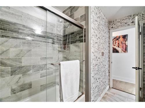 3393 Grove Avenue, Ridgeway, ON - Indoor Photo Showing Bathroom