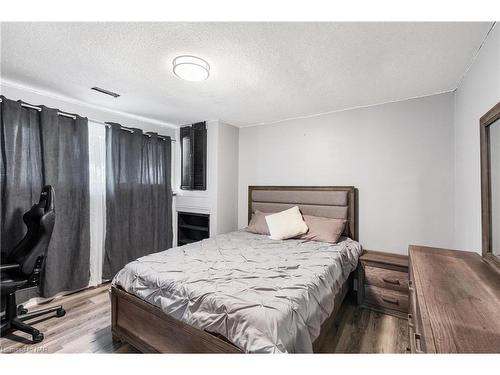 3393 Grove Avenue, Ridgeway, ON - Indoor Photo Showing Bedroom