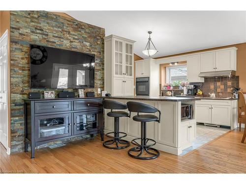 394 St George Street, Welland, ON - Indoor Photo Showing Kitchen