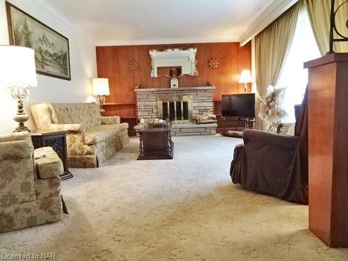 41 Claremount Circle, Welland, ON - Indoor Photo Showing Living Room With Fireplace