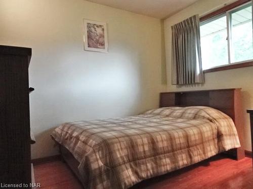41 Claremount Circle, Welland, ON - Indoor Photo Showing Bedroom