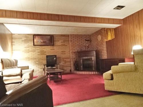 41 Claremount Circle, Welland, ON - Indoor Photo Showing Living Room With Fireplace