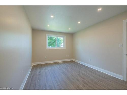 13A Elmwood Avenue, St. Catharines, ON - Indoor Photo Showing Other Room