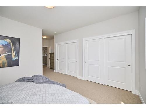 883 Burwell Street, Fort Erie, ON - Indoor Photo Showing Bedroom