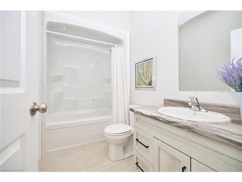 883 Burwell Street, Fort Erie, ON - Indoor Photo Showing Bathroom