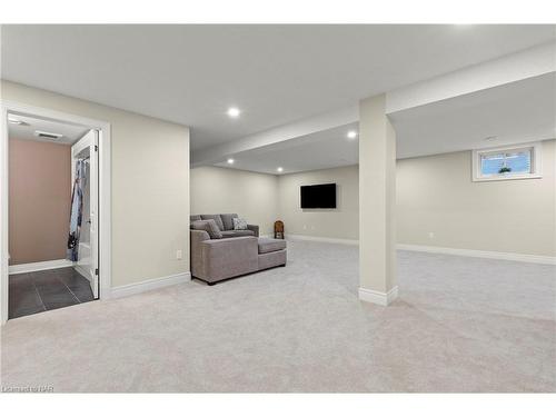 146 Julia Drive, Welland, ON - Indoor Photo Showing Other Room