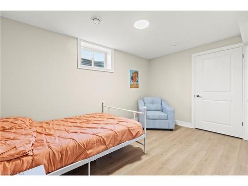 146 Julia Drive, Welland, ON - Indoor Photo Showing Bedroom
