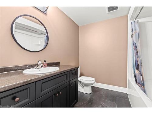 146 Julia Drive, Welland, ON - Indoor Photo Showing Bathroom
