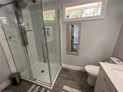 11168 Churchill Avenue, Wainfleet, ON - Indoor Photo Showing Bathroom