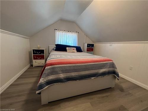 11168 Churchill Avenue, Wainfleet, ON - Indoor Photo Showing Bedroom