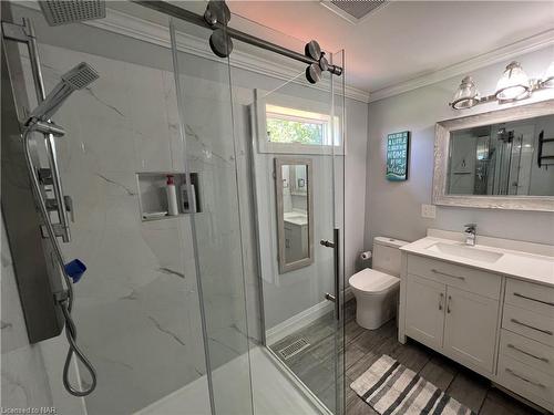 11168 Churchill Avenue, Wainfleet, ON - Indoor Photo Showing Bathroom