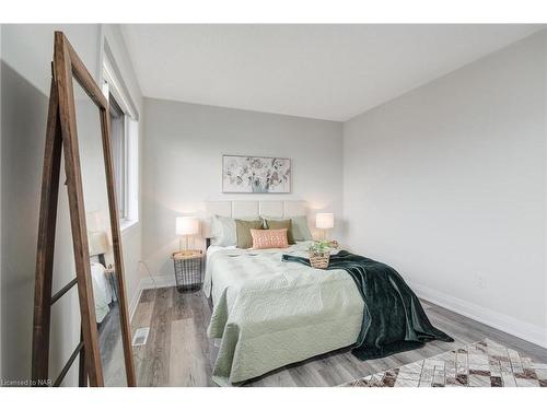 125 Dunlop Court, Brampton, ON - Indoor Photo Showing Bedroom