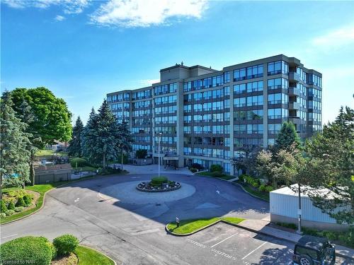 410-5100 Dorchester Road, Niagara Falls, ON - Outdoor With Facade