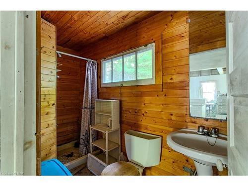 212 Holloway Bay Road S, Port Colborne, ON - Indoor Photo Showing Bathroom