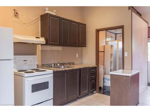 40 Kingsway, Welland, ON - Indoor Photo Showing Kitchen