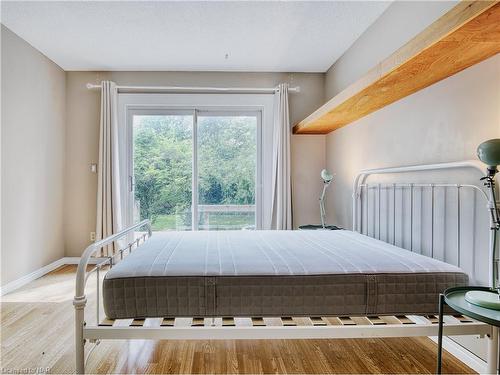 33 The Meadows Street, St. Catharines, ON - Indoor Photo Showing Bedroom