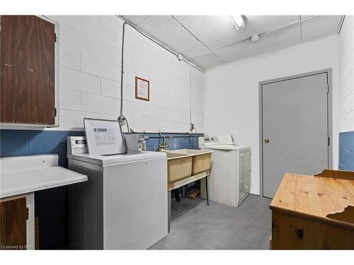 41 Carleton Street S, Thorold, ON - Indoor Photo Showing Laundry Room