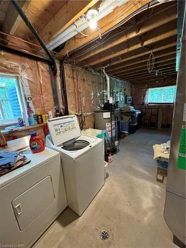 458 Scott Avenue, Fort Erie, ON - Indoor Photo Showing Laundry Room