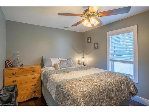 228 Ridgeway Road, Crystal Beach, ON - Indoor Photo Showing Bedroom