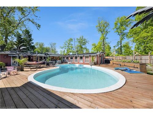 8 Hoover Point Lane, Selkirk, ON - Outdoor With Above Ground Pool With Deck Patio Veranda With Backyard