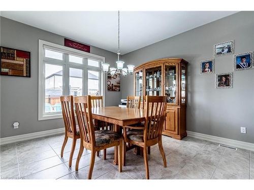 356 Creekside Drive, Welland, ON - Indoor Photo Showing Dining Room